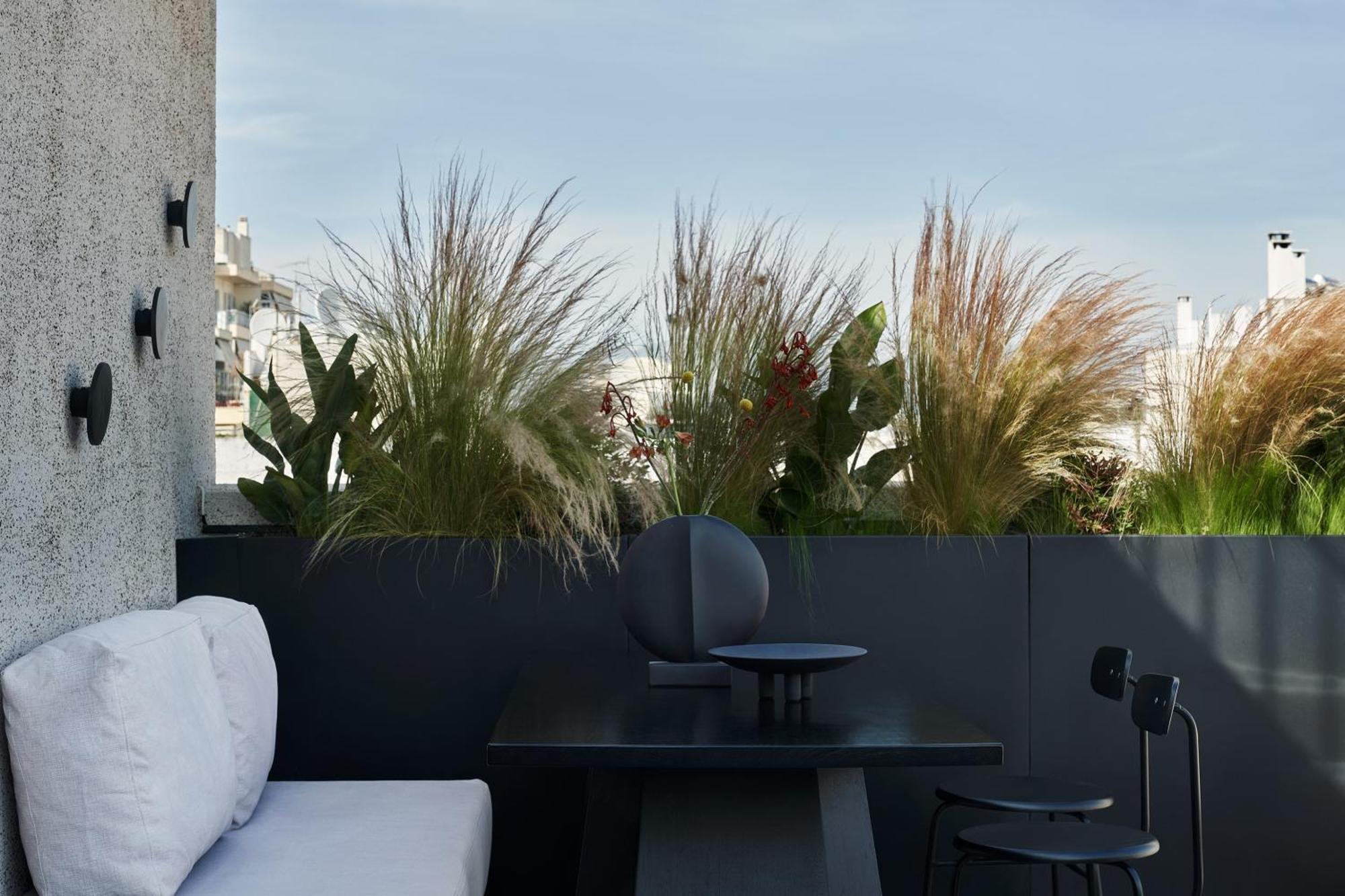 The Newel Psychiko Otel Atina Dış mekan fotoğraf The rooftop garden