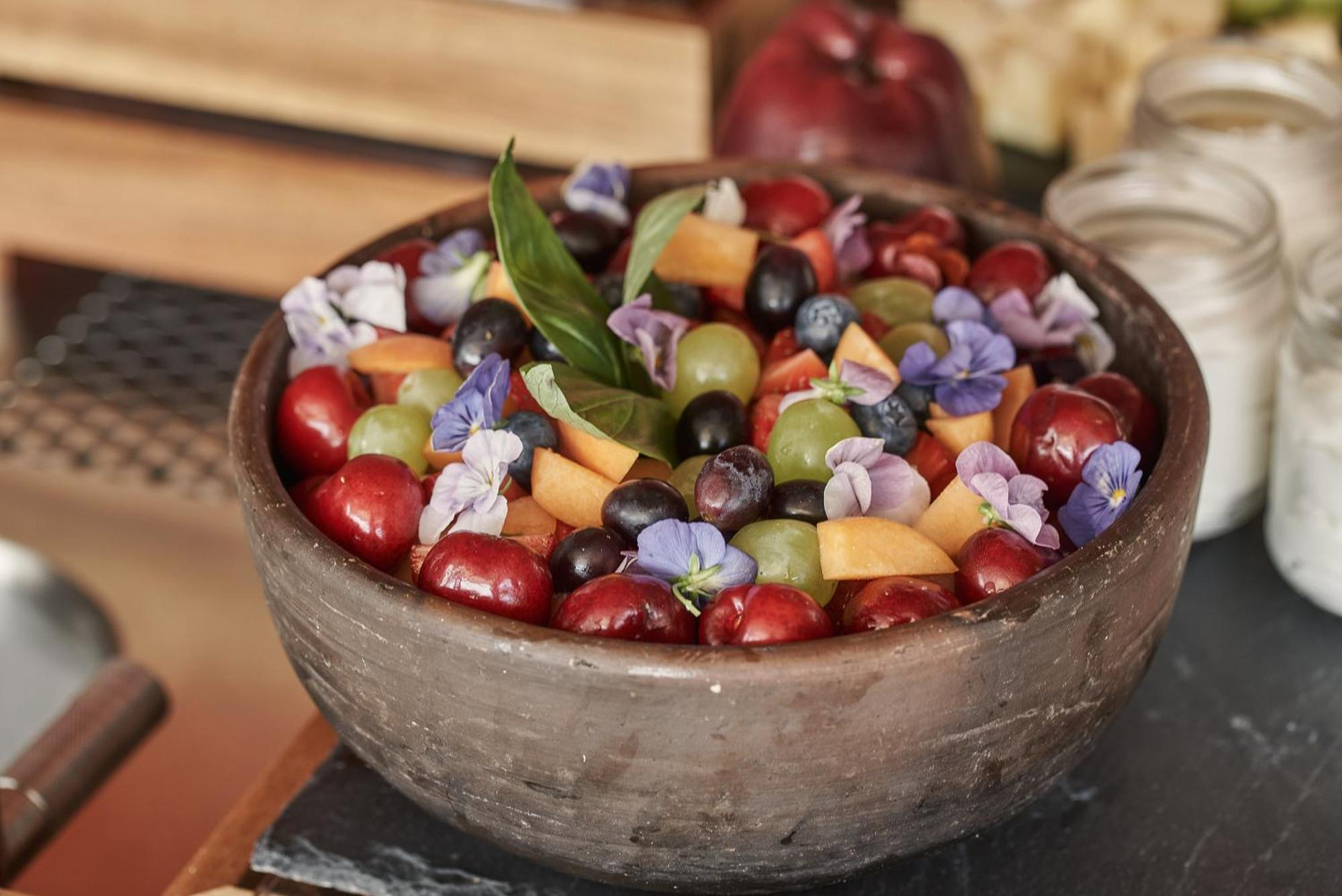 The Newel Psychiko Otel Atina Dış mekan fotoğraf Fruit salad
