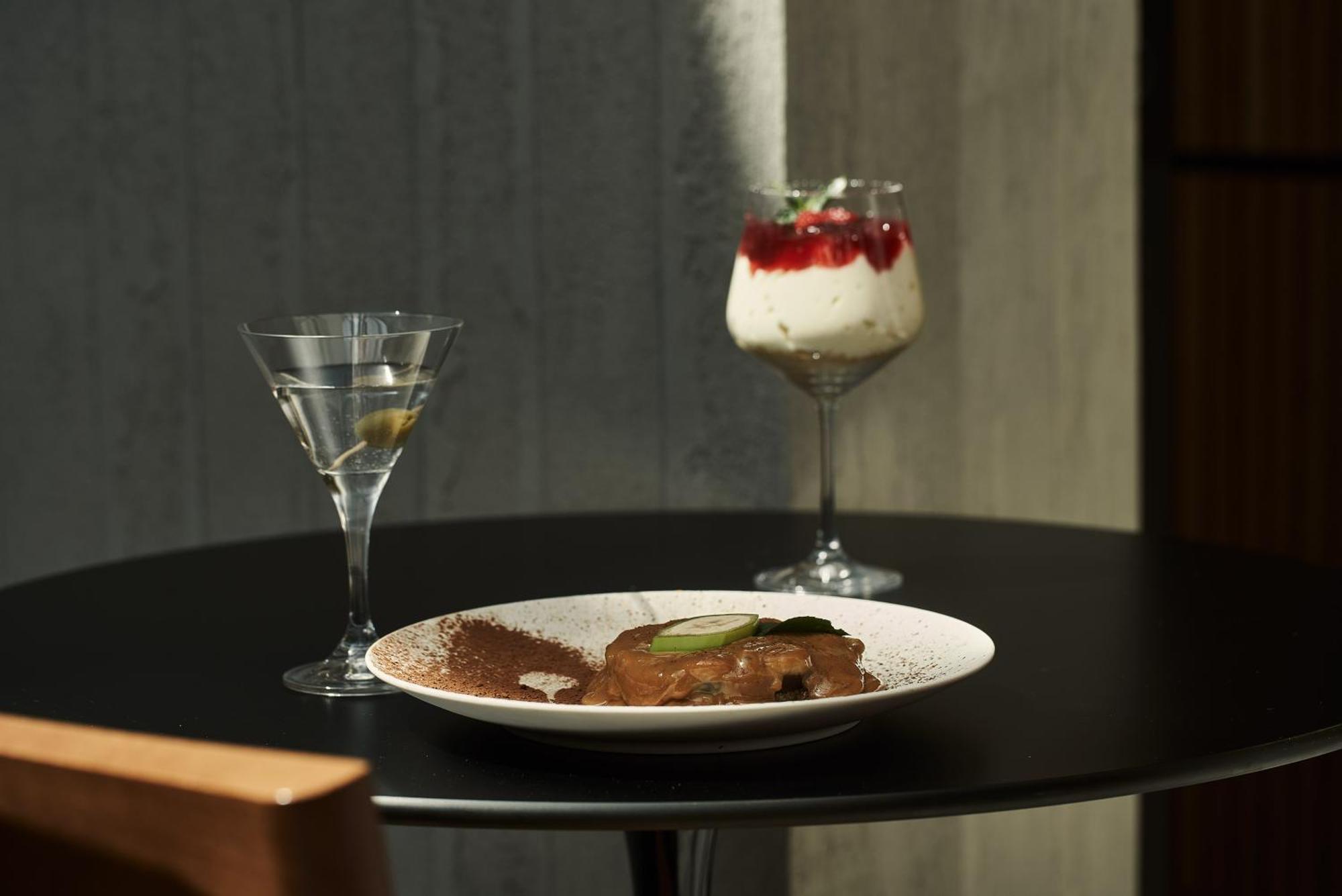 The Newel Psychiko Otel Atina Dış mekan fotoğraf A chocolate parfait